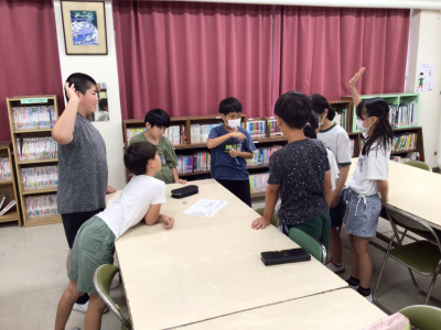 ②
