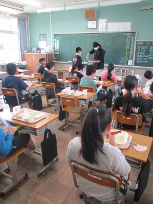 5年2組給食