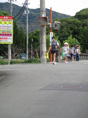 集団登校／八幡神社拭き (2)