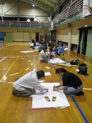 校外指導部／ドラえもんのストップマーク製作 (2)