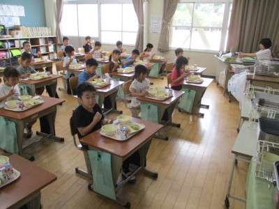 1年1組給食