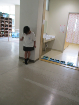2年生前のトイレスリッパ (1)