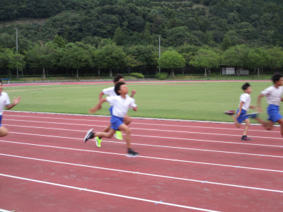 ガイヤスタジアムでの陸上練習 (5)