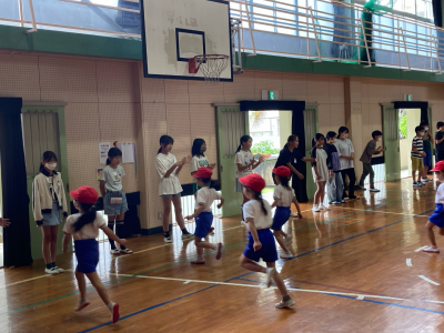 6年2組_学活_木村　妙_写真　シャトルラン　１年_3