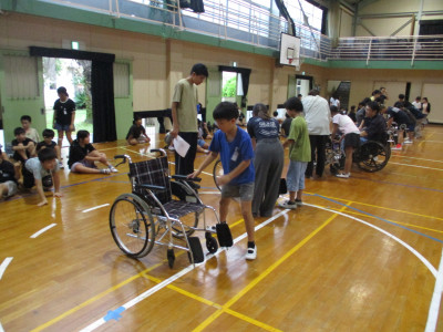 ４年生車いす体験 (7)