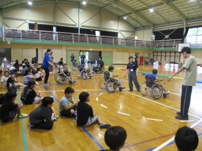 ４年生車いす体験 (11)